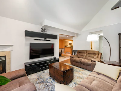 57-13918 58 Avenue - 5