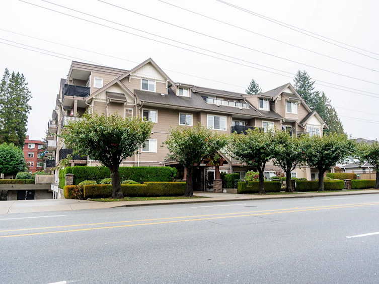 301-22150 Dewdney Trunk Road, Maple Ridge, BC, V2X 3H6 - 2