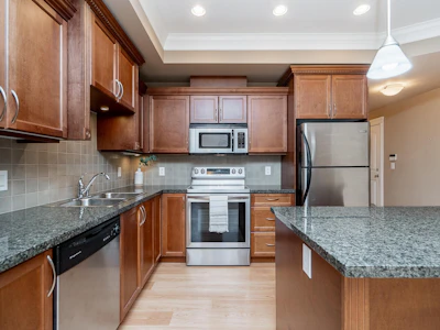 301-22150 Dewdney Trunk Road - 5