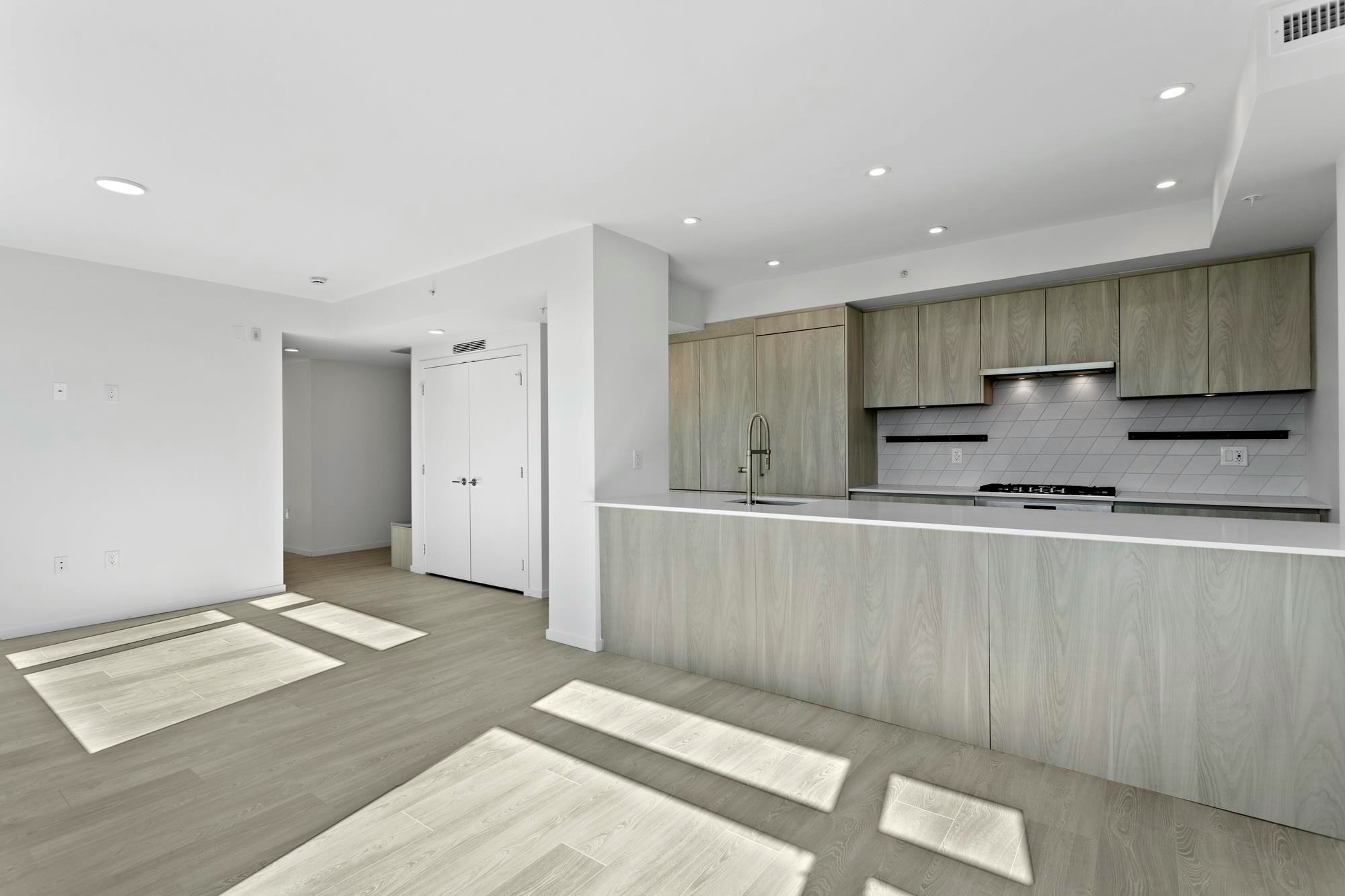 602-3264 Vanness Street, Vancouver, BC, V5R 0L5 - 9