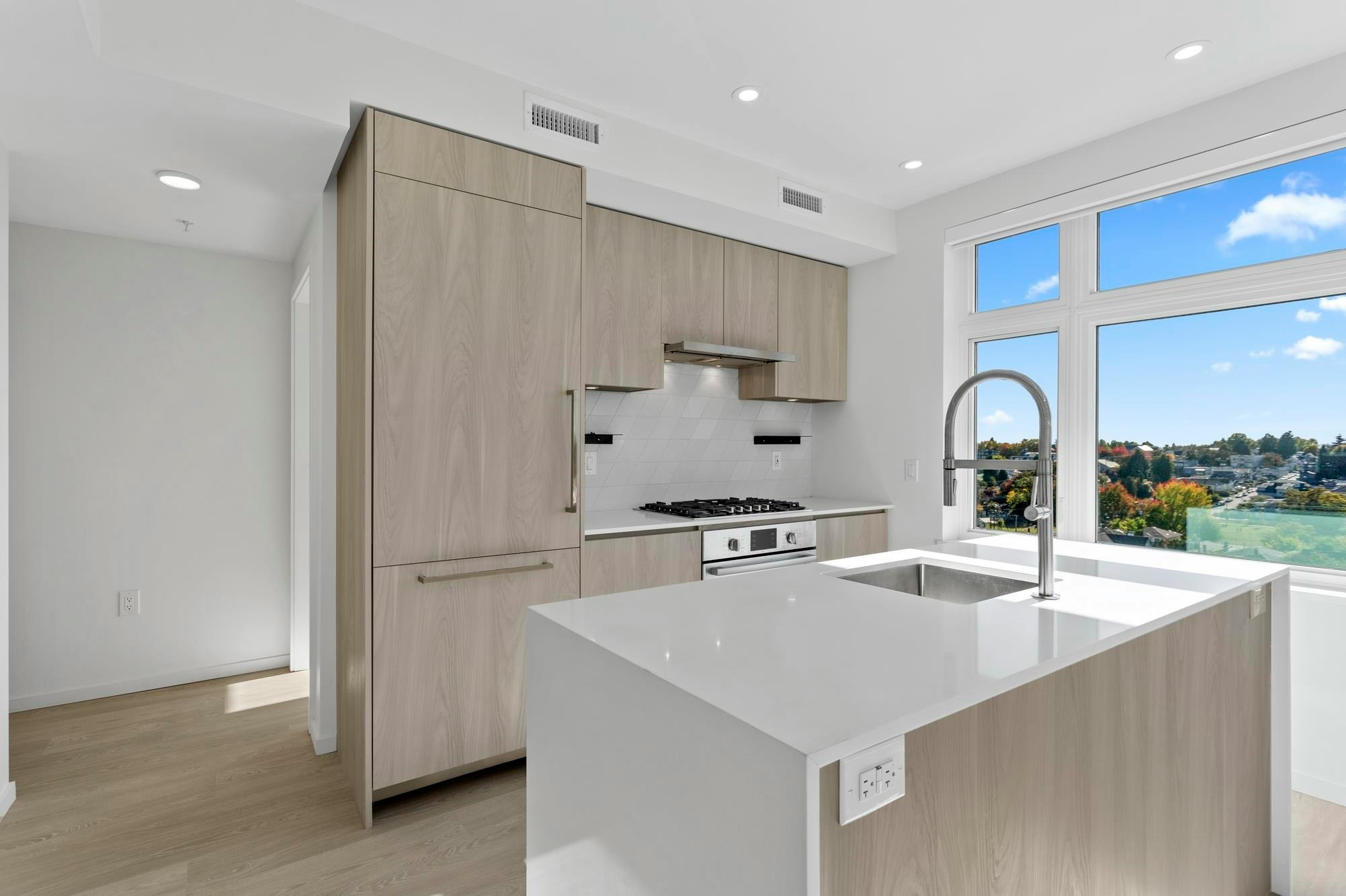 603-3264 Vanness Street - 4