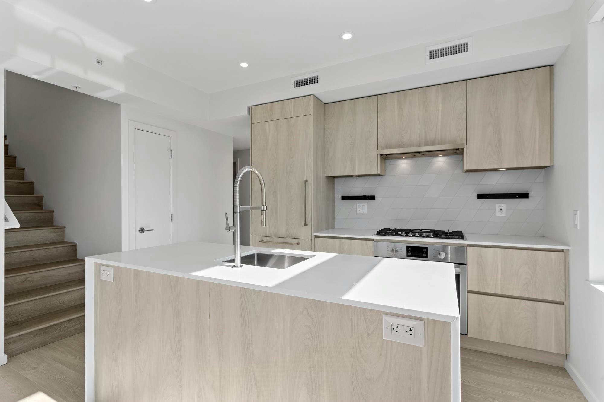 603-3264 Vanness Street, Vancouver, BC, V5R 0L5 - 6