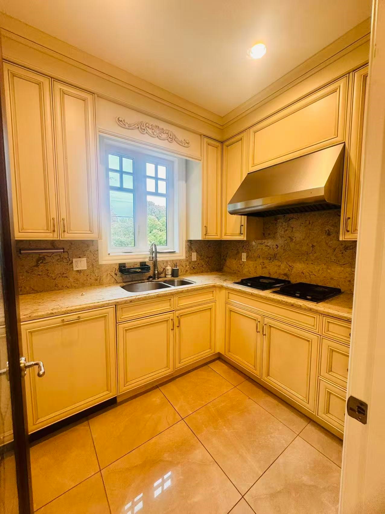 4000 College Highroad Road, Vancouver, BC, V6T 1G7 - 3