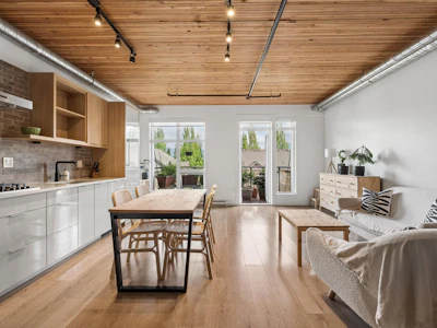 305-4223 Hastings Street - 2