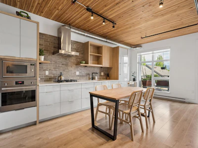 305-4223 Hastings Street - 4