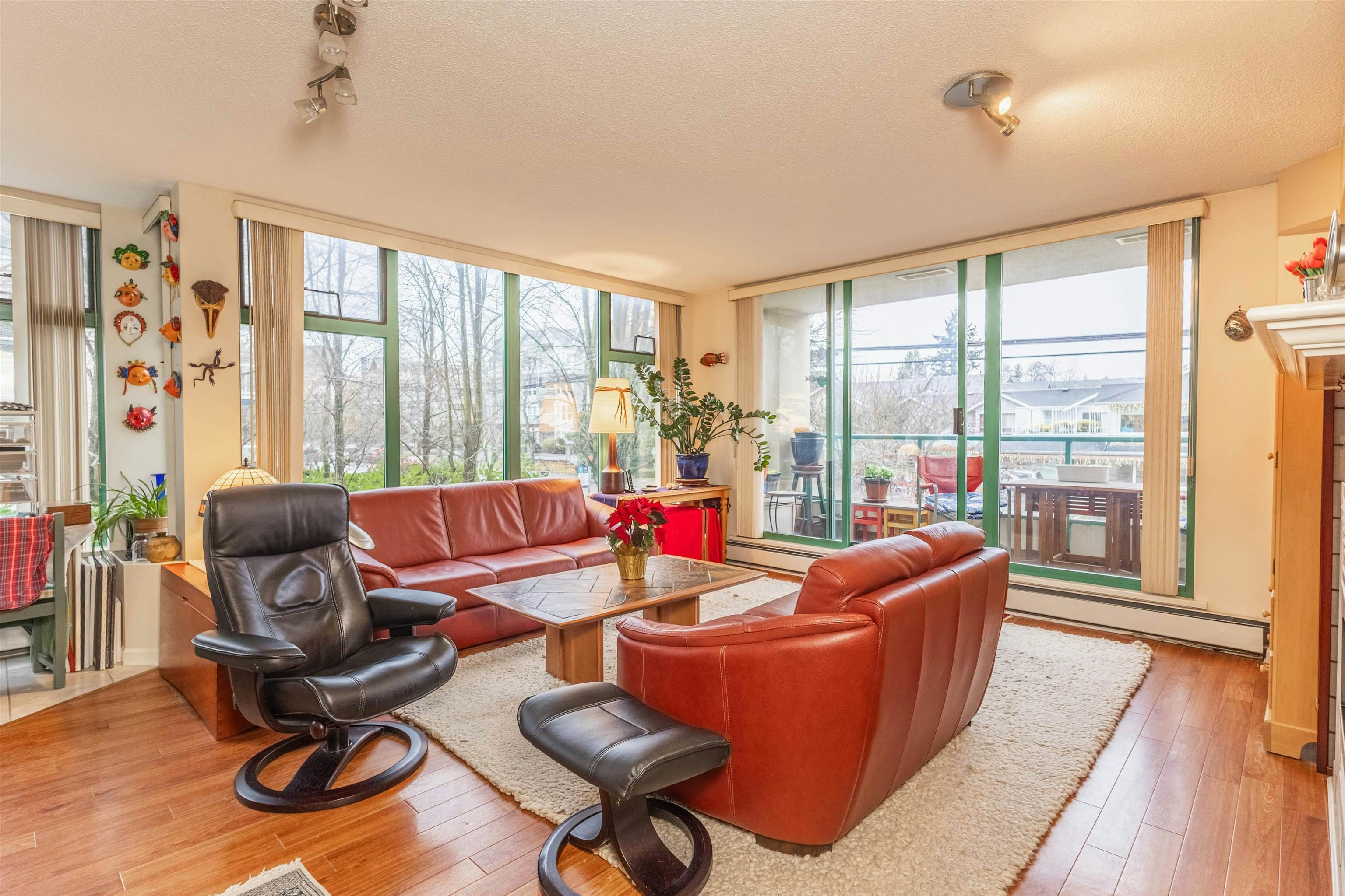207-15466 North Bluff Road, Surrey, BC, V4B 3G1
