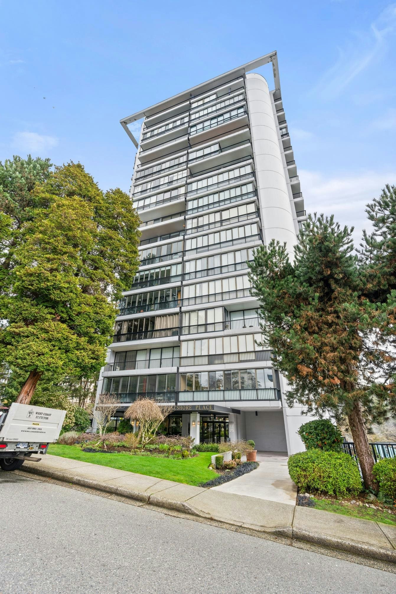 704-650 16th Street, West Vancouver, BC, V7V 3R9 - 3