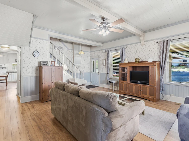 1075 3rd Avenue, Hope, BC, V0X 1L0 - 6