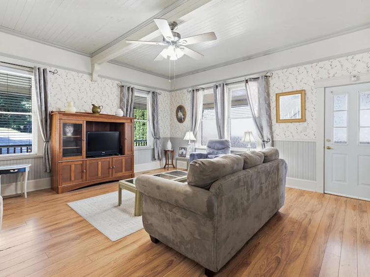 1075 3rd Avenue, Hope, BC, V0X 1L0 - 8