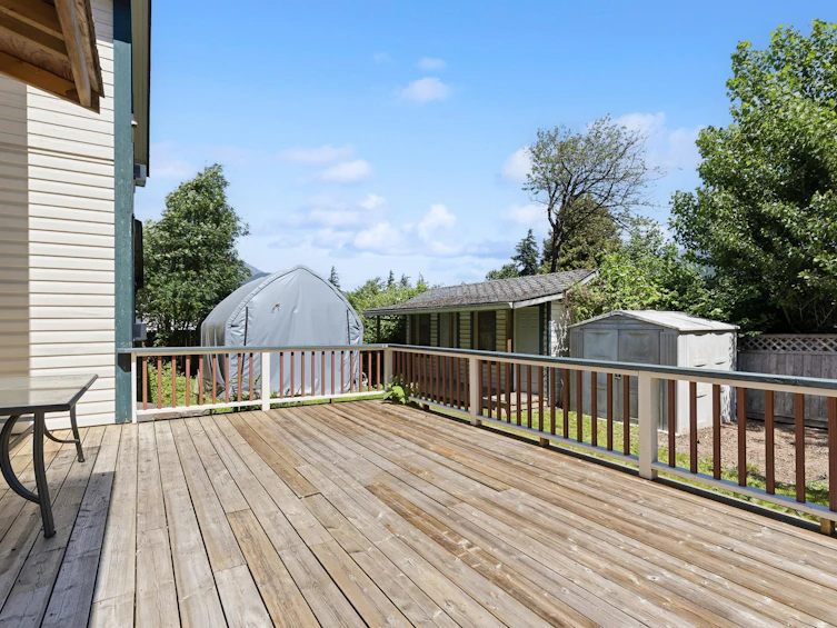 1075 3rd Avenue, Hope, BC, V0X 1L0 - 28
