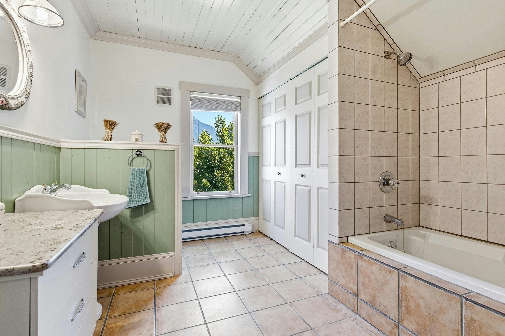 1075 3rd Avenue, Hope, BC, V0X 1L0 - 26