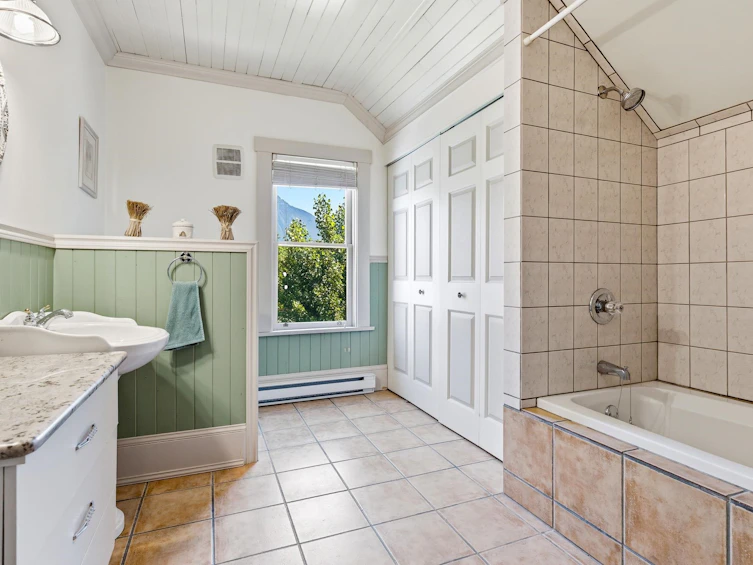 1075 3rd Avenue, Hope, BC, V0X 1L0 - 26