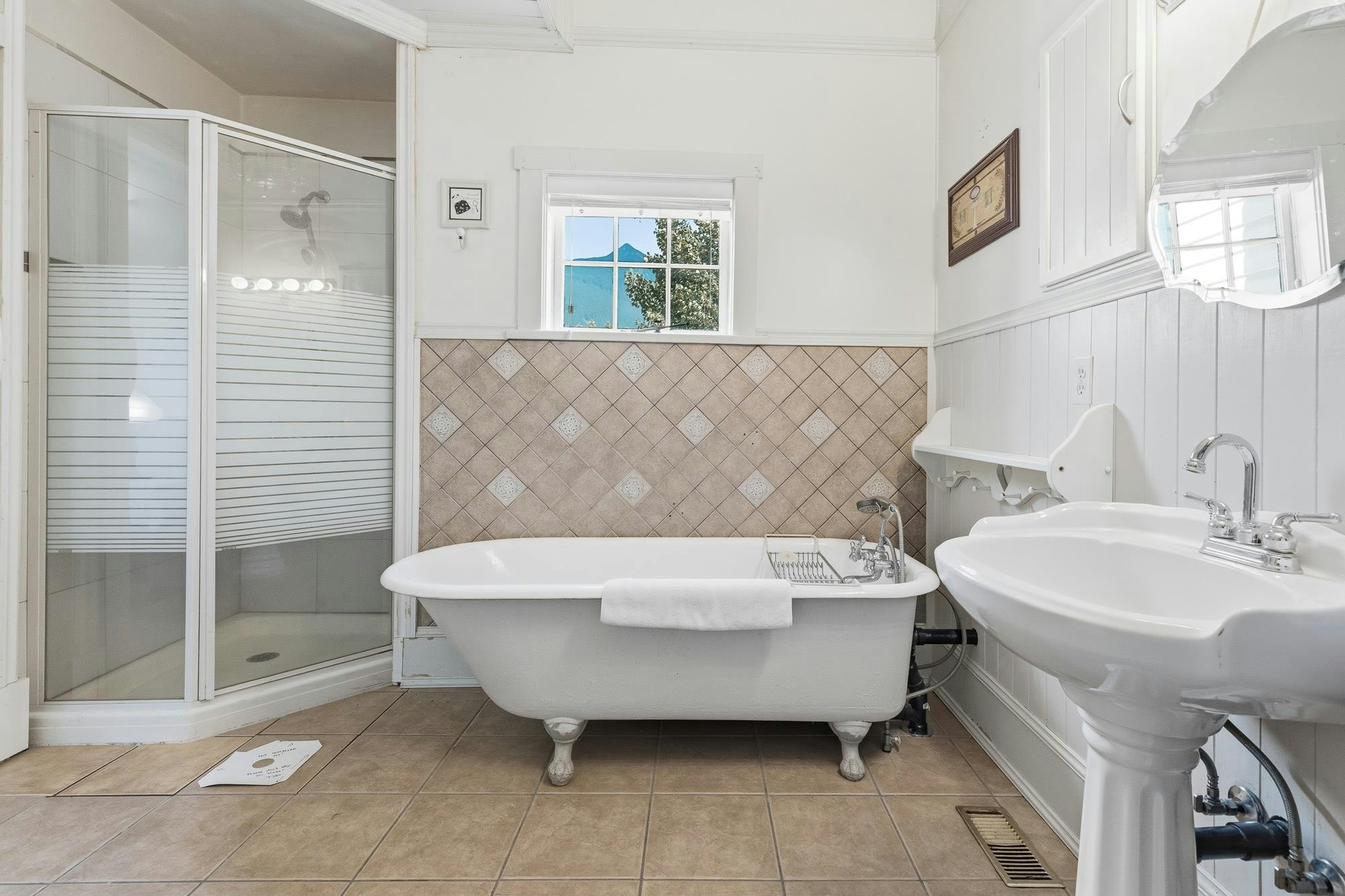 1075 3rd Avenue, Hope, BC, V0X 1L0 - 25