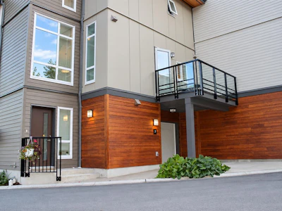 7-909 Clarke Road - 2