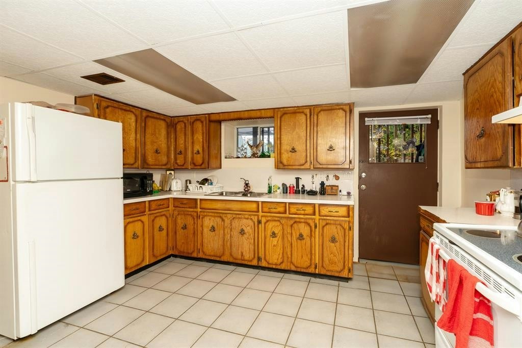 12250 Skillen Street, Maple Ridge, BC, V2X 4X3 - 6