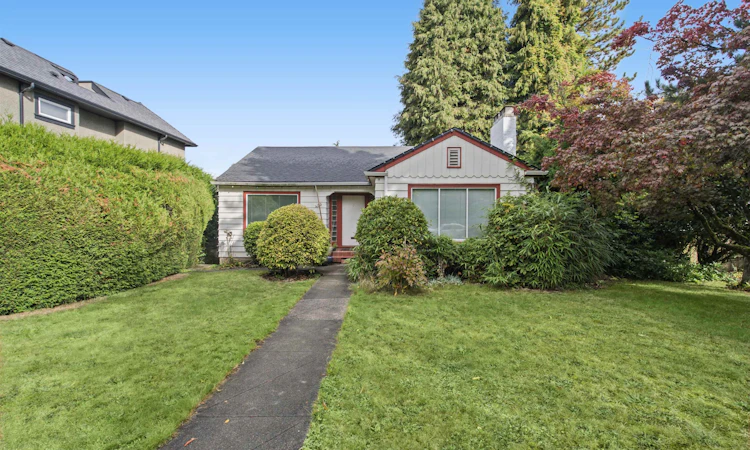 455 W 29th Avenue