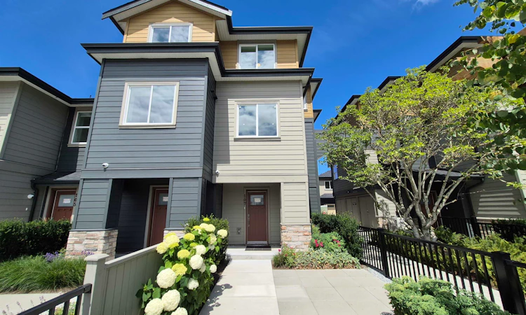 107-8233 Williams Road
