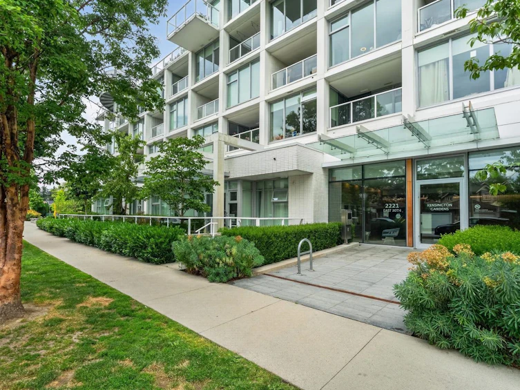 906-2221 E 30th Avenue, Vancouver, BC, V5N 0G6