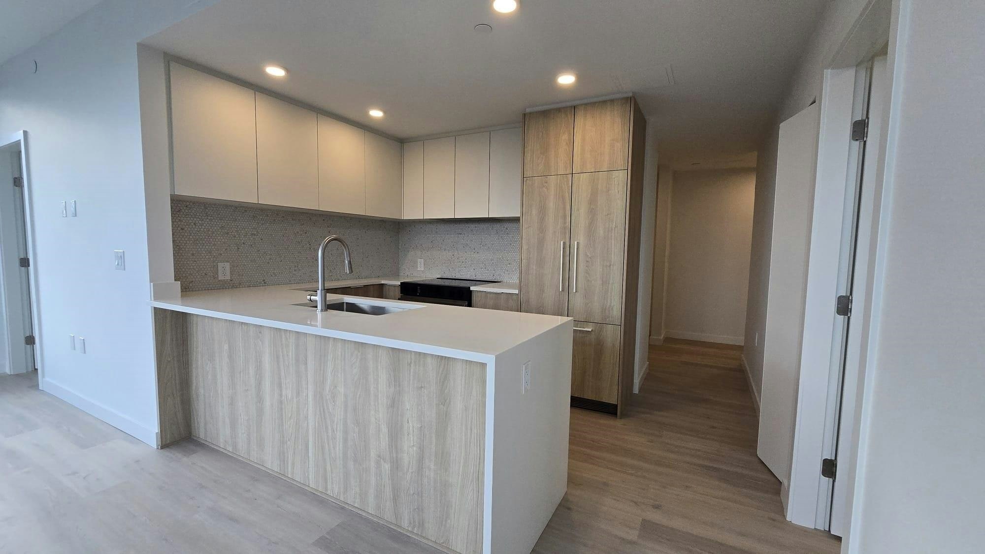 309-1616 Lloyd Avenue, North Vancouver, BC, V7P 1S5 - 3