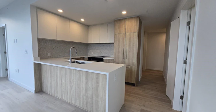 309-1616 Lloyd Avenue, North Vancouver, BC, V7P 1S5 - 3