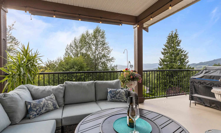 3526 Bassano Terrace