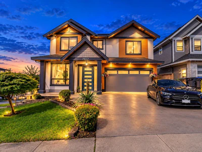 7667 155 Street - 2