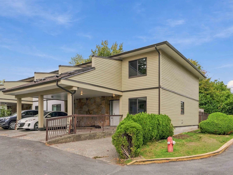 13323 71b Avenue, Surrey, BC, V3W 7Z5