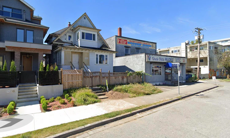 222 E 17th Avenue