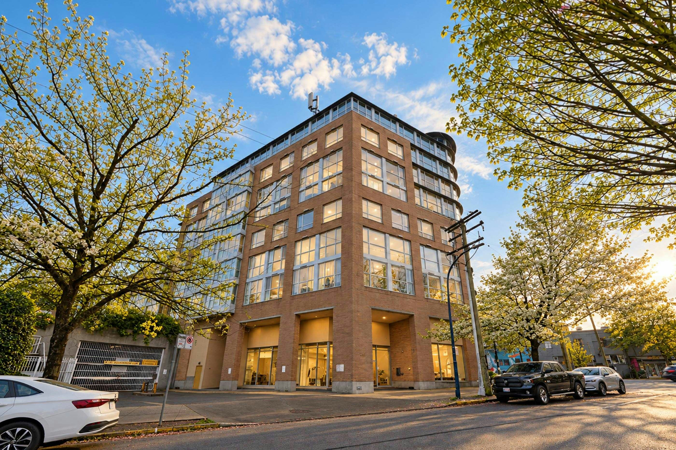 402-288 E 8th Avenue, Vancouver, BC, V5T 4S8