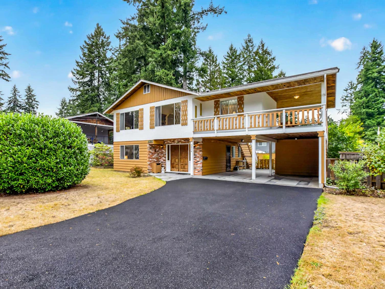 3872 203a Street, Langley, BC, V3A 5L6