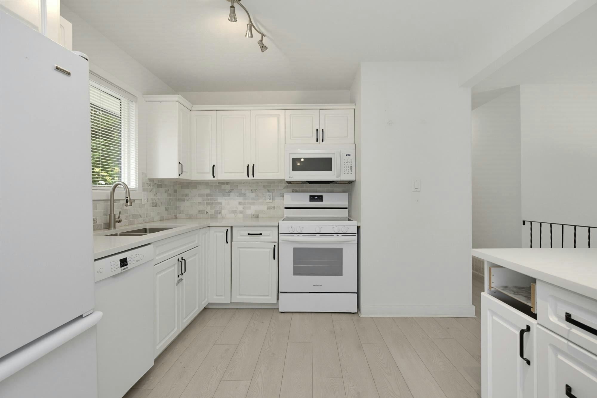 32138 Holiday Avenue, Mission, BC, V2V 2N2 - 8