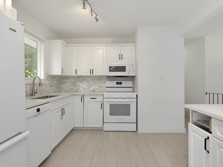 32138 Holiday Avenue, Mission, BC, V2V 2N2 - 8