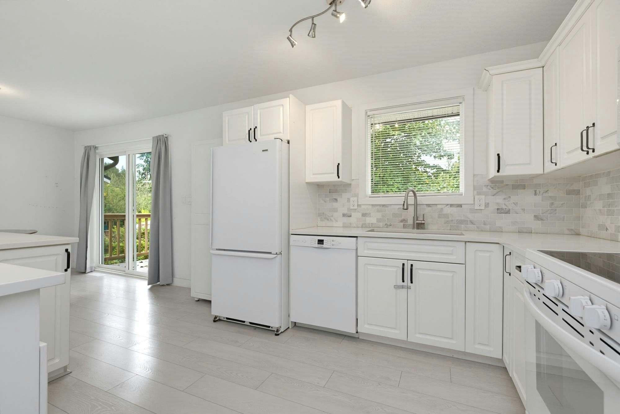 32138 Holiday Avenue - 5