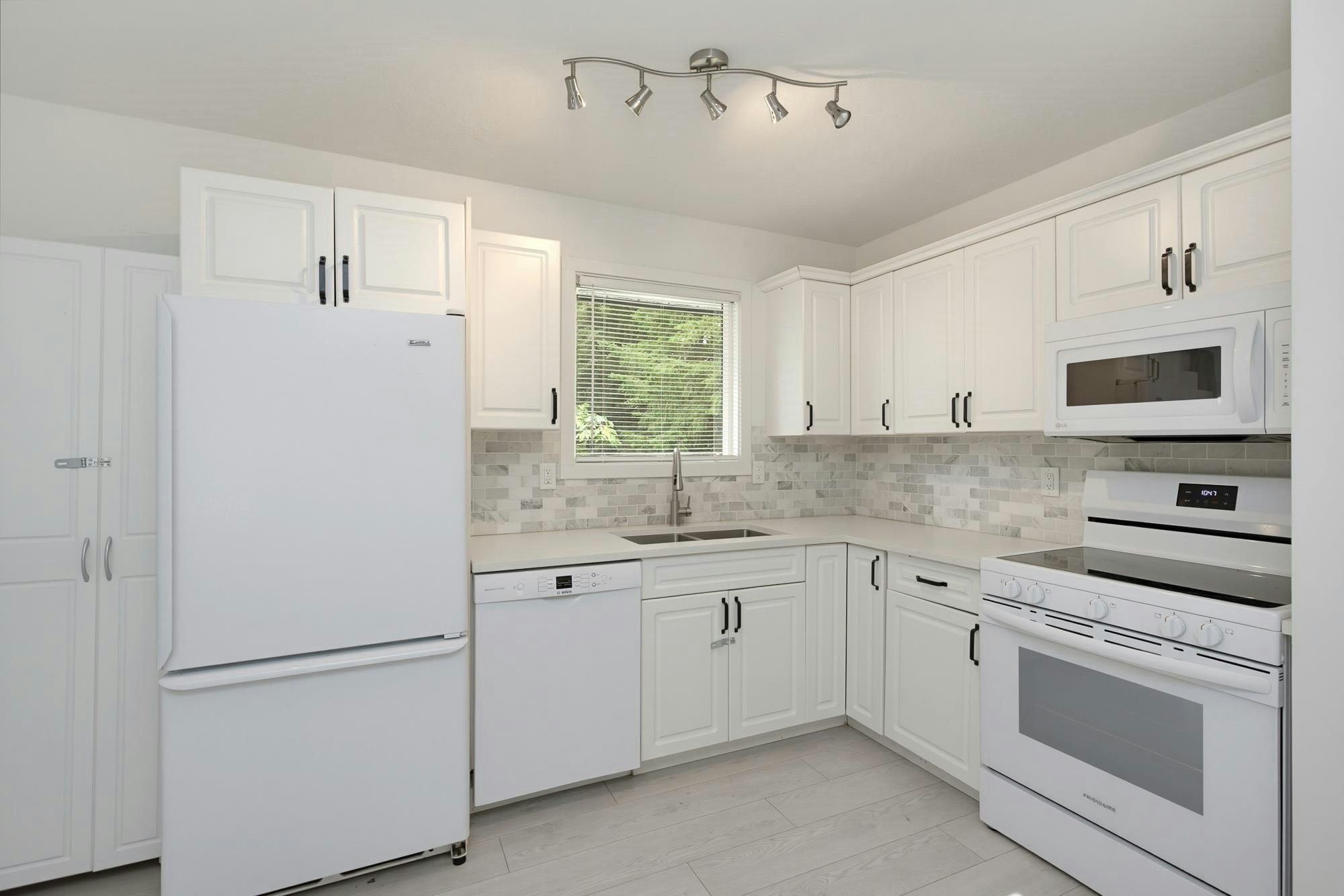 32138 Holiday Avenue, Mission, BC, V2V 2N2 - 7