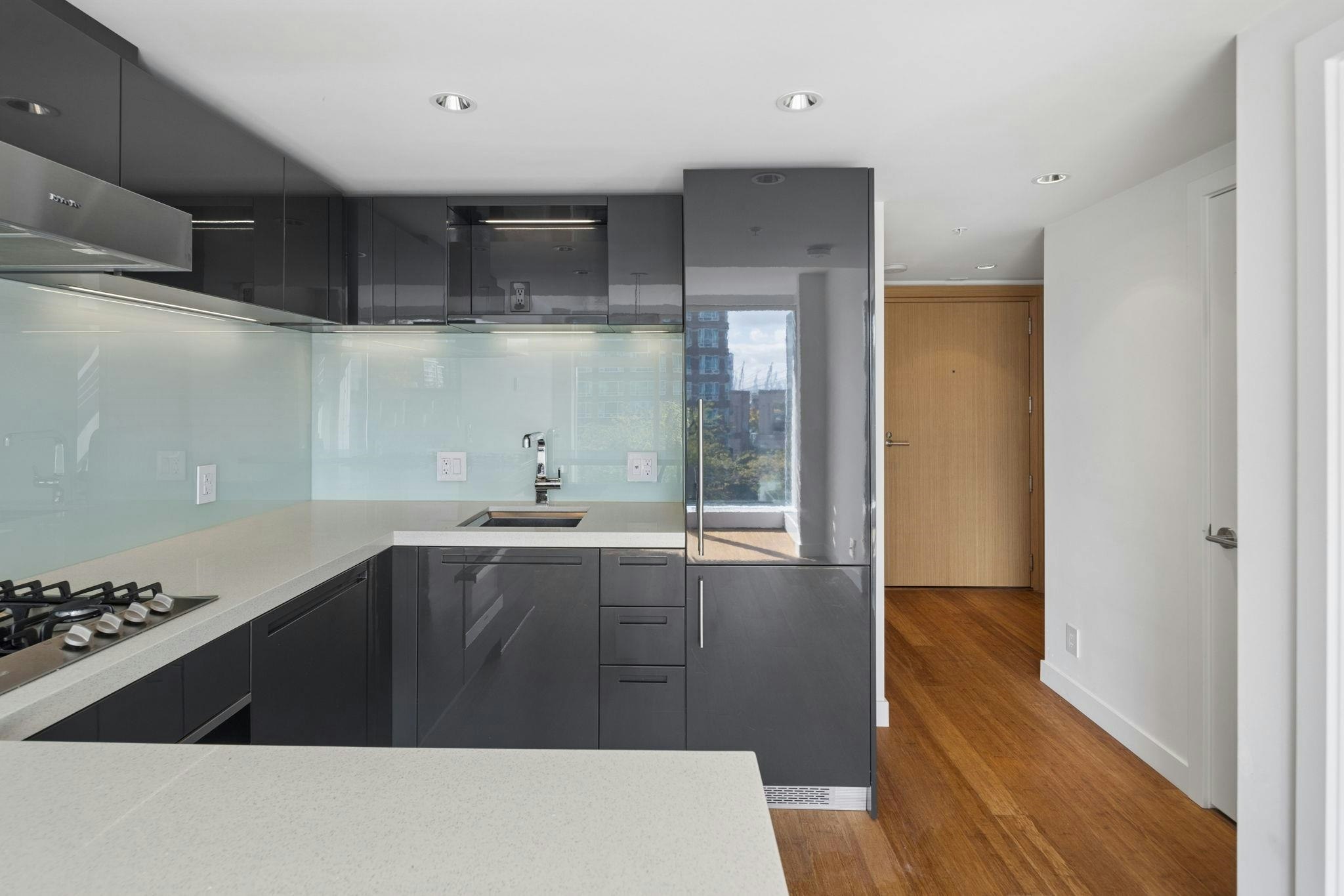 1211-777 Richards Street - 3