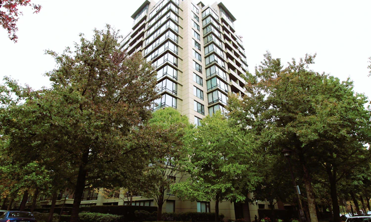1106-9133 Hemlock Drive