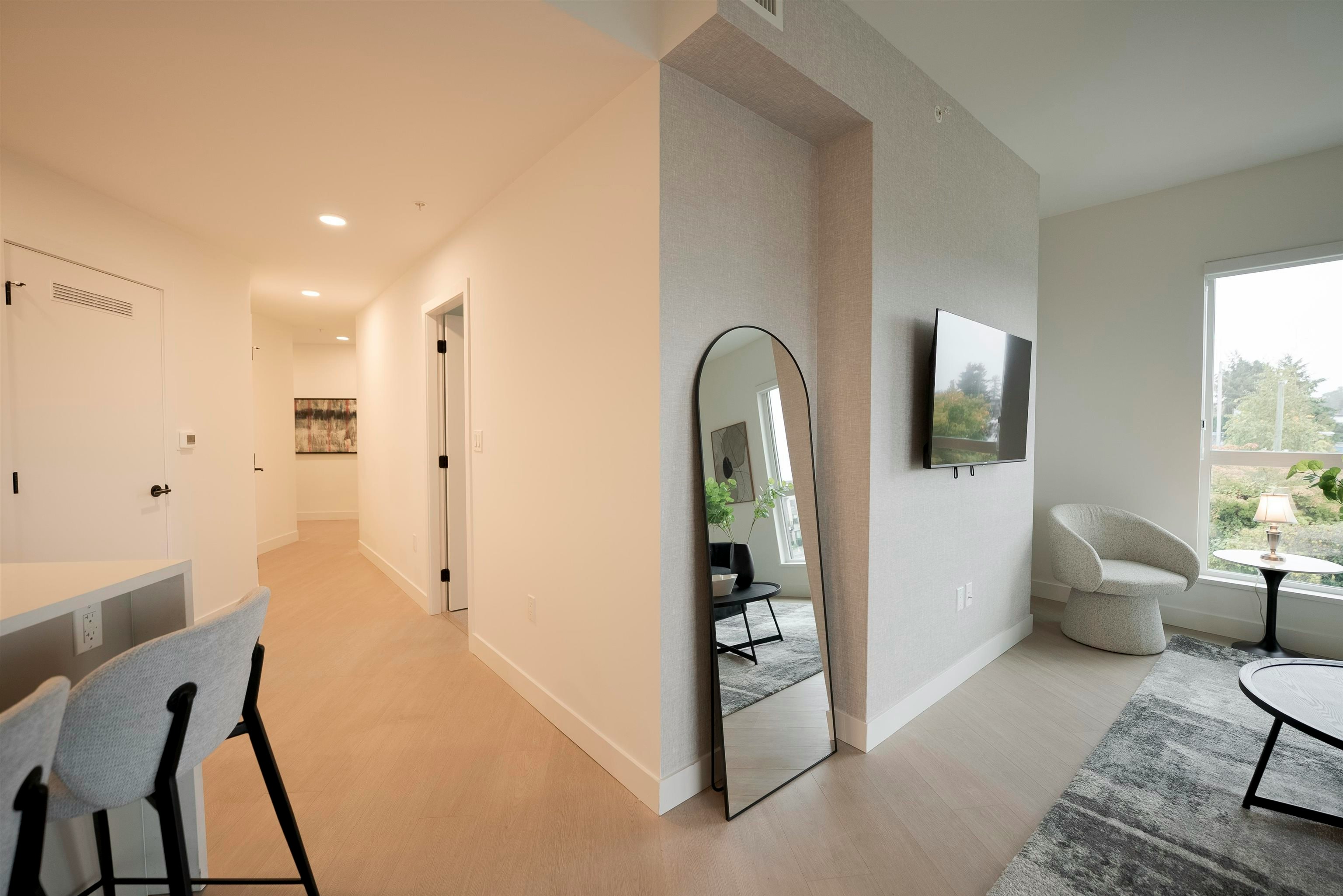360-422 E 3rd Street - 4