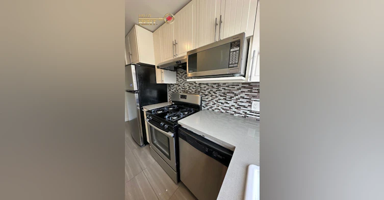 102-130 Lonsdale Avenue, North Vancouver, BC, V7M 2E8 - 9