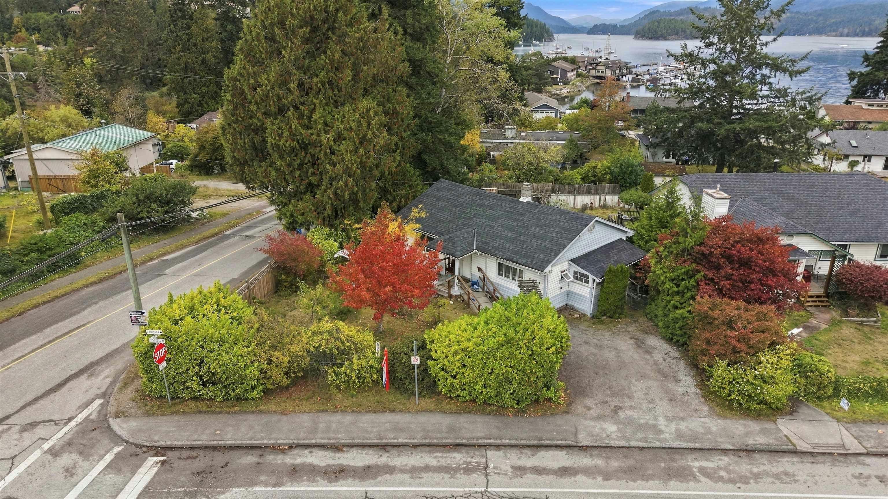 5689 Porpoise Bay Road, Sechelt, BC, V0N 1V0