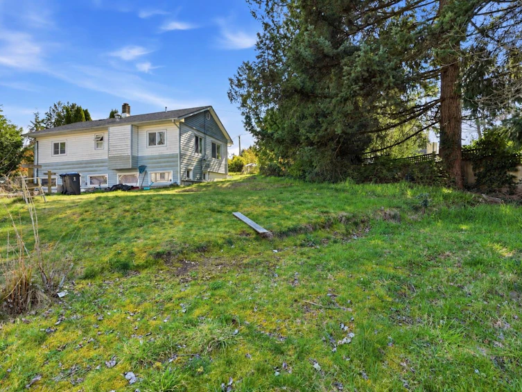 5689 Porpoise Bay Road, Sechelt, BC, V0N 1V0 - 4