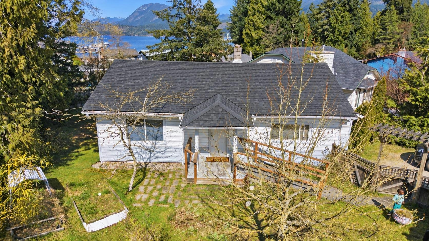 5689 Porpoise Bay Road, Sechelt, BC, V0N 1V0 - 3