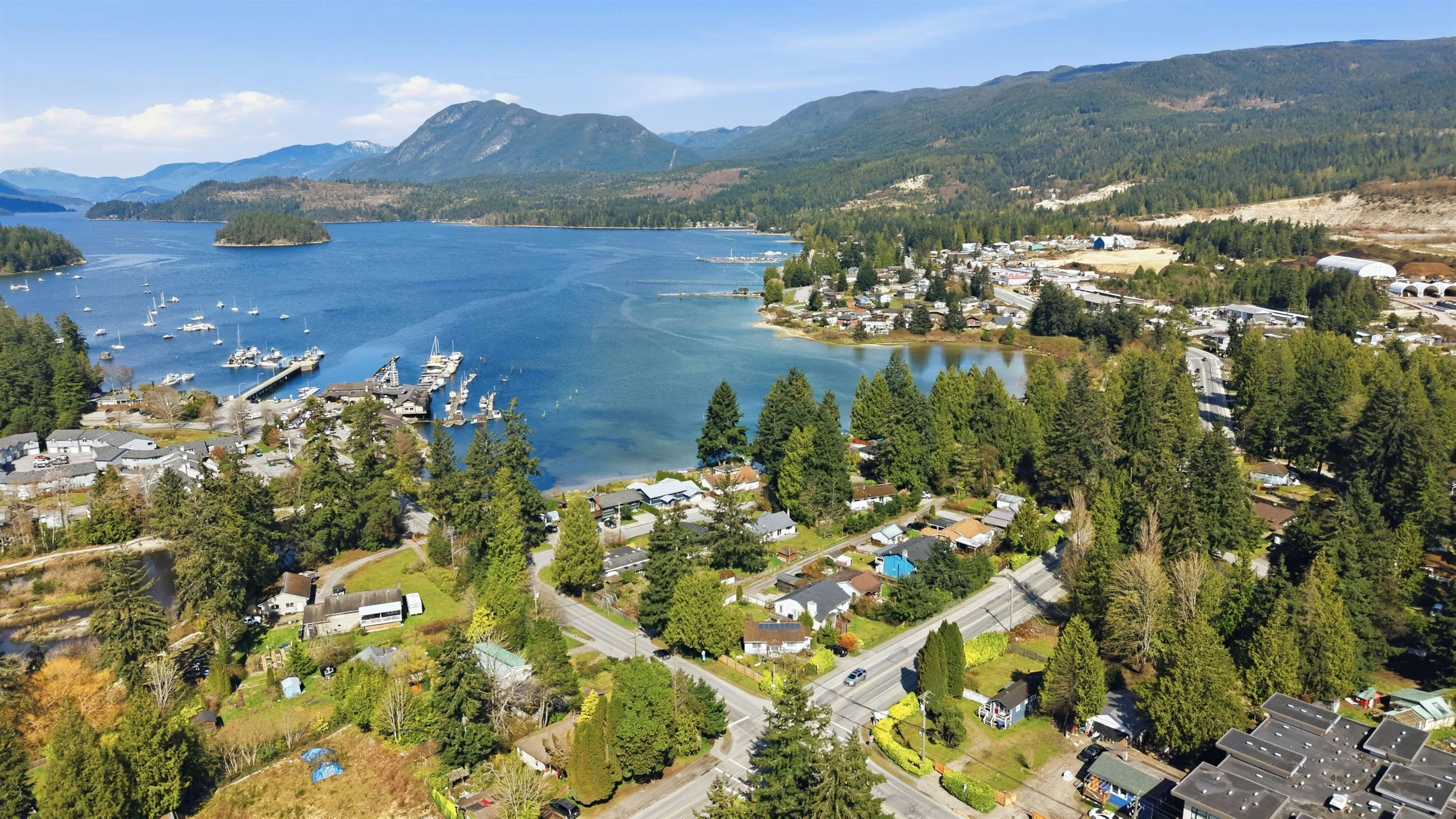 5689 Porpoise Bay Road, Sechelt, BC, V0N 1V0 - 28