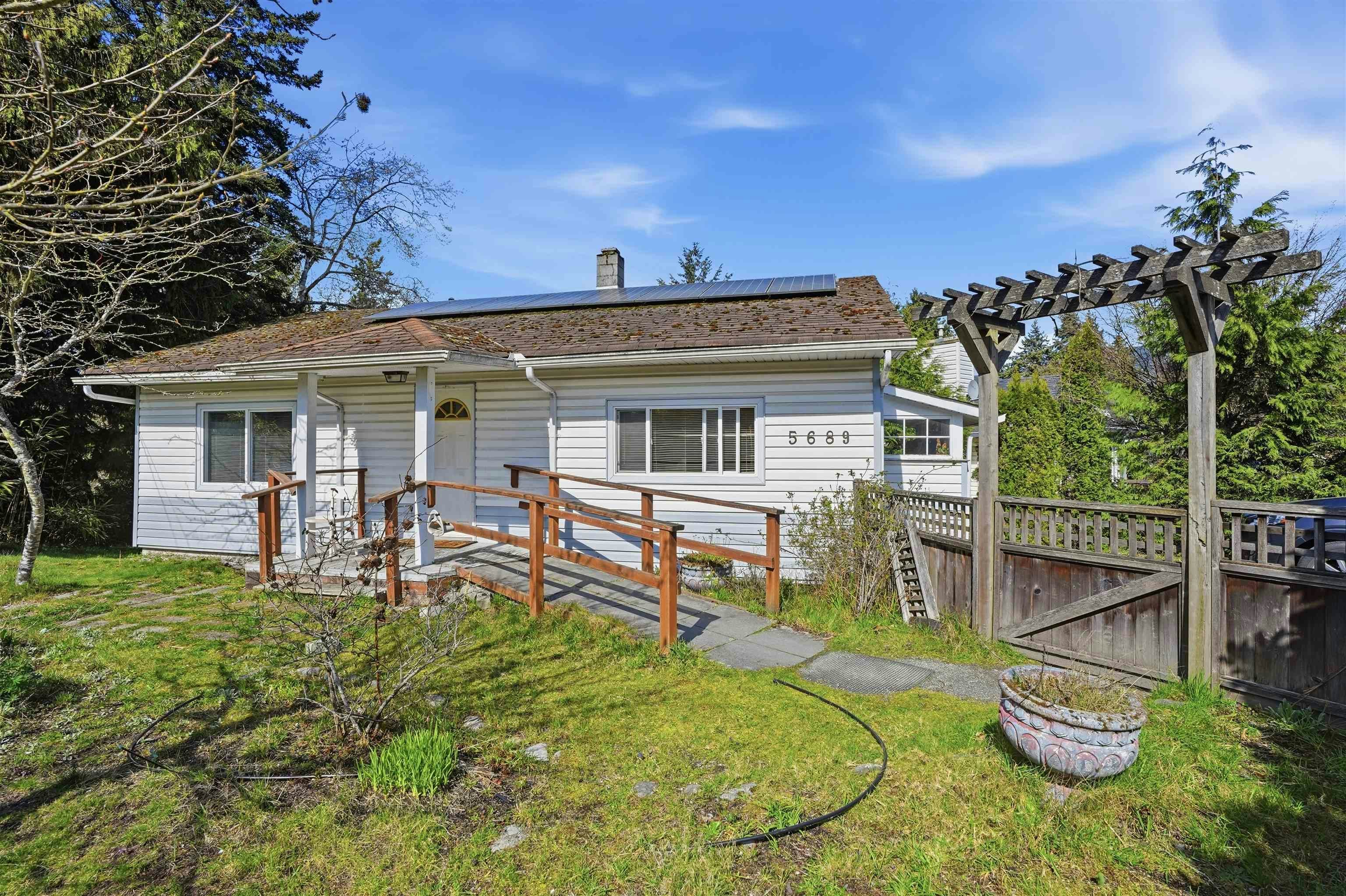 5689 Porpoise Bay Road, Sechelt, BC, V0N 1V0