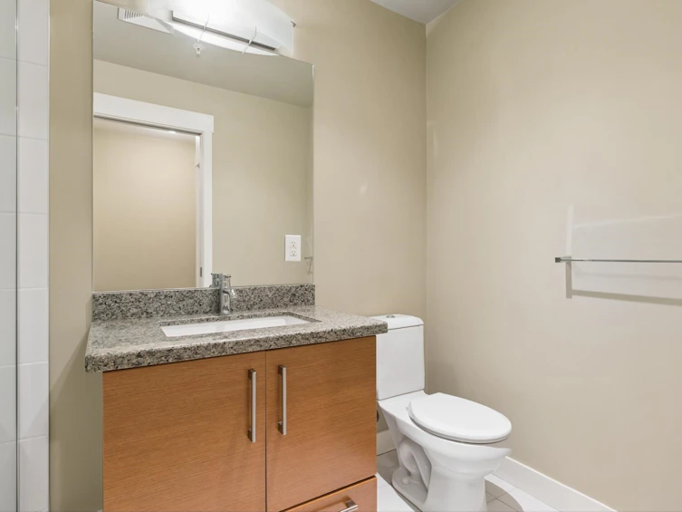206-188 W 29th Street, North Vancouver, BC, V7N 0A2 - 25