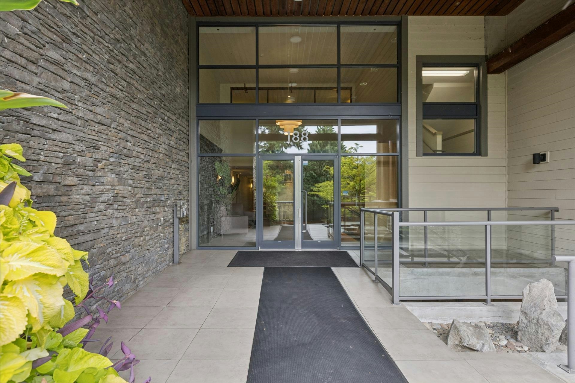 206-188 W 29th Street, North Vancouver, BC, V7N 0A2 - 38