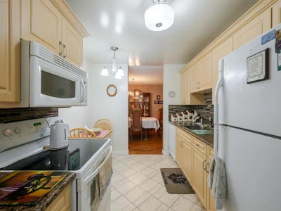 211-10626 151a Street - 4