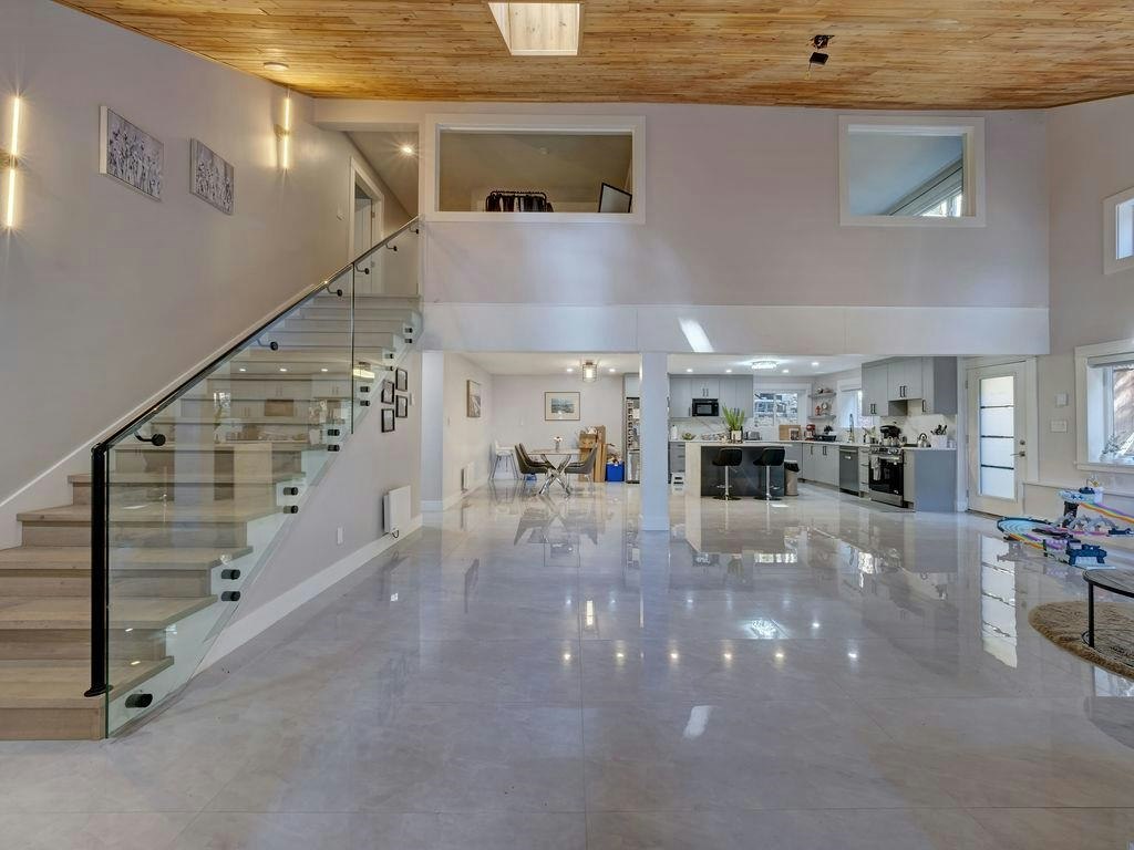 9168 Sunshine Coast Highway, Halfmoon Bay, BC, V7Z 1E9 - 7