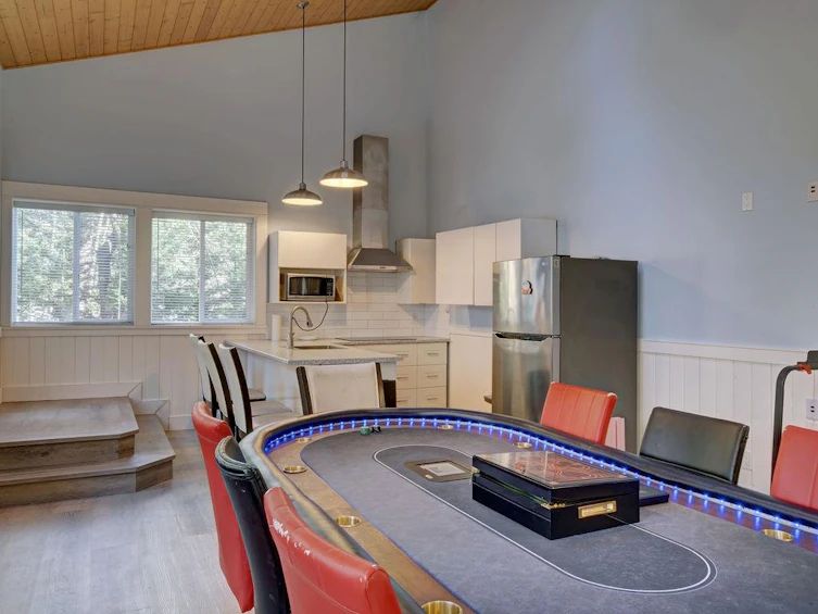 9168 Sunshine Coast Highway, Halfmoon Bay, BC, V7Z 1E9 - 28