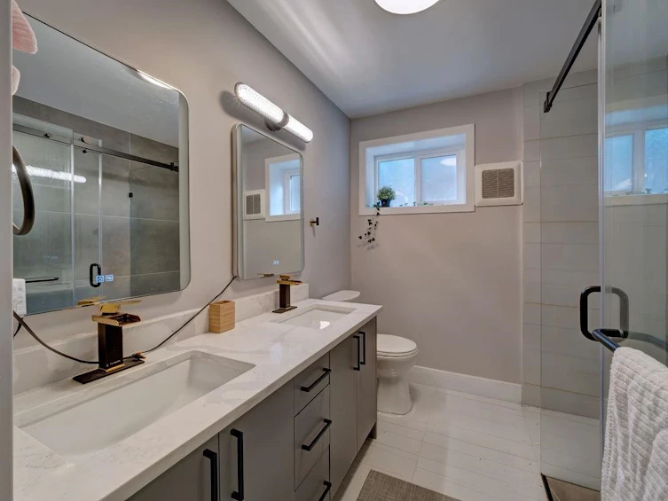 9168 Sunshine Coast Highway, Halfmoon Bay, BC, V7Z 1E9 - 17