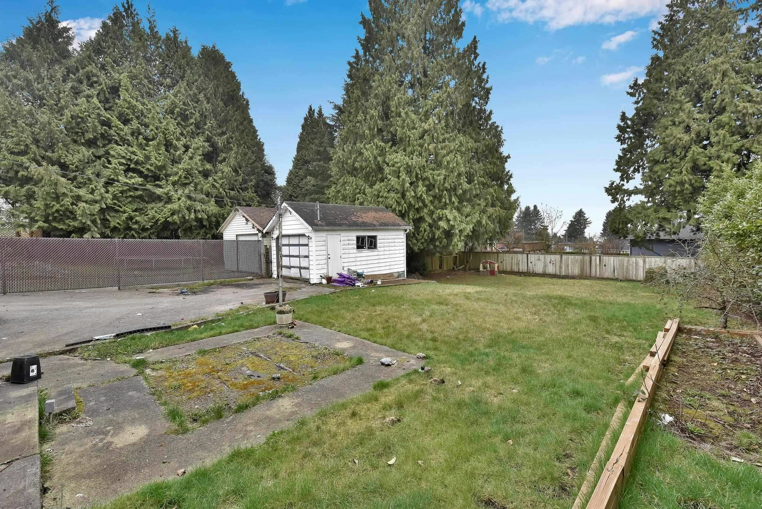 9565 116 Street - 3